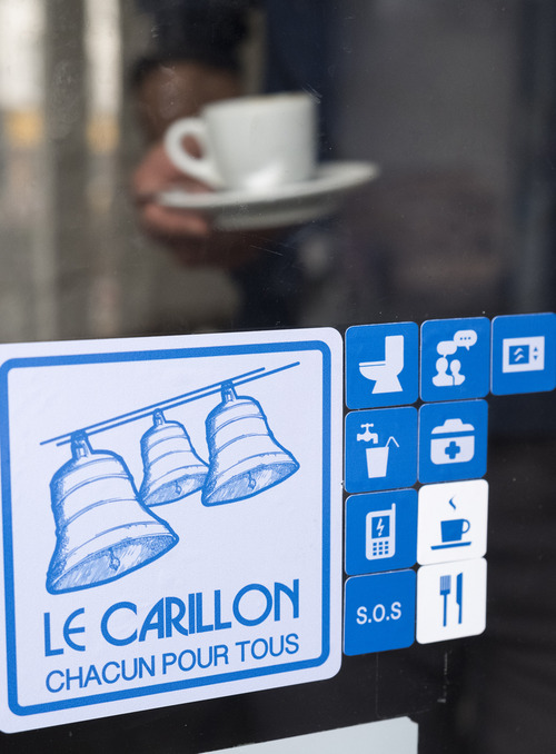 logo carillon