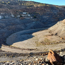 Vue de la mine d’or de Salsigne 