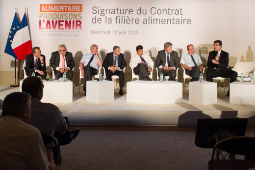 Signature du contrat de la filière alimentaire le 19 juin 2013 ©Pascal.Xicluna/Min.Agri.Fr