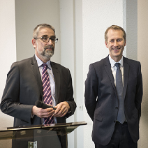 Patrick Dehaumont , directeur général de l’alimentation, et le député Guillaume Garot devant l’assemblée générale du CGAAER le 5 mars 2015 © Pascal Xicluna/Min.Agri.fr