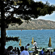 Plage de la crique à Saint Florent en Corse © Escales et mouillages gourmands