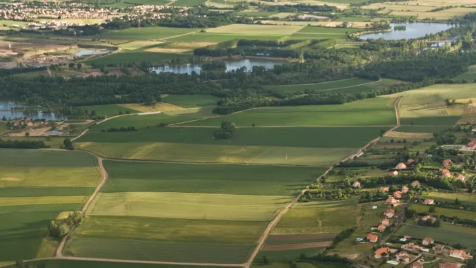 Crédit ci-après