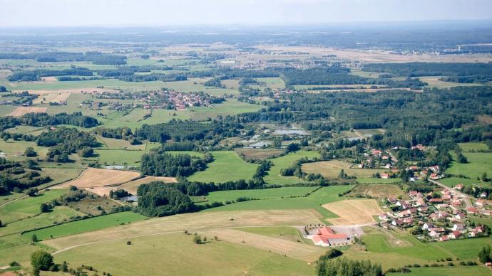 Crédit ci-après