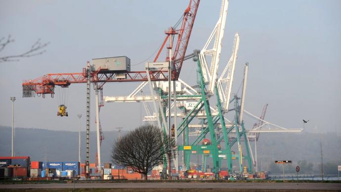 Grues portuaires du terminal containeur de Grand Couronne.