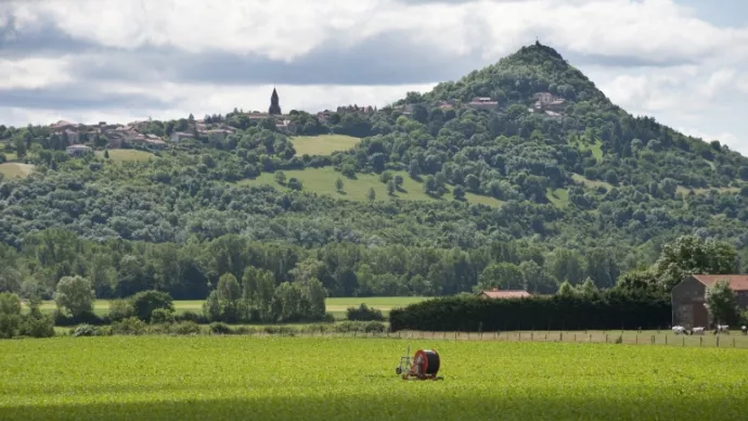 Crédit ci-après