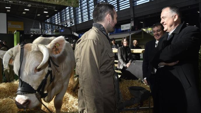 Crédit ci-après