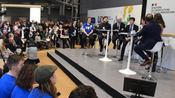 Julien Denormandie et Jean-Michel Blanquer sur le stand au Salon