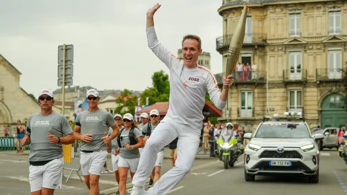 François Ruchaud, conseiller principal d’éducation au Campus Agro-environnemental 62 et porteur de la flamme olympique.