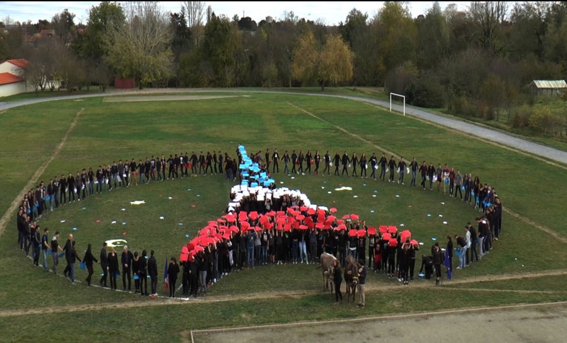 Hommage des lycéens du lycée agricole de Vic-en-Bigorre